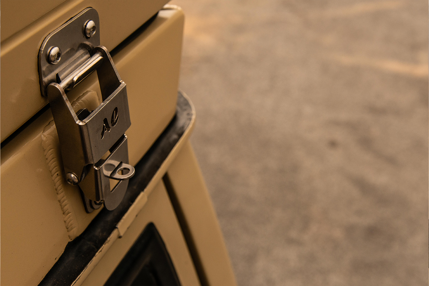 V2 Toggle Latch and Catch (Set of 2)