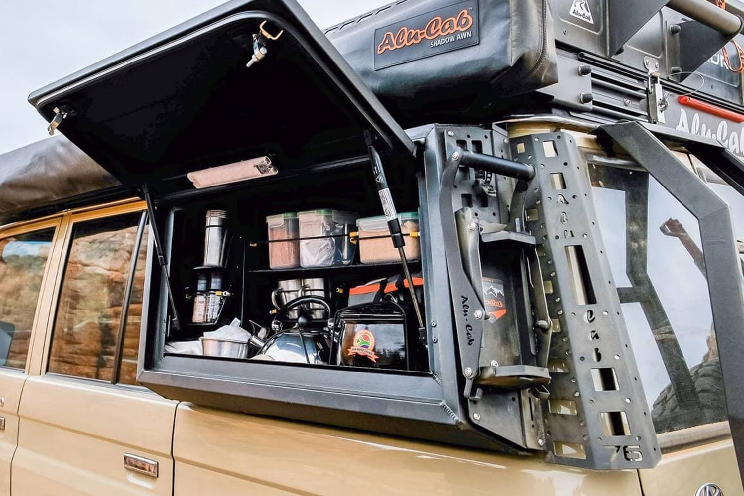 76 series rear window box