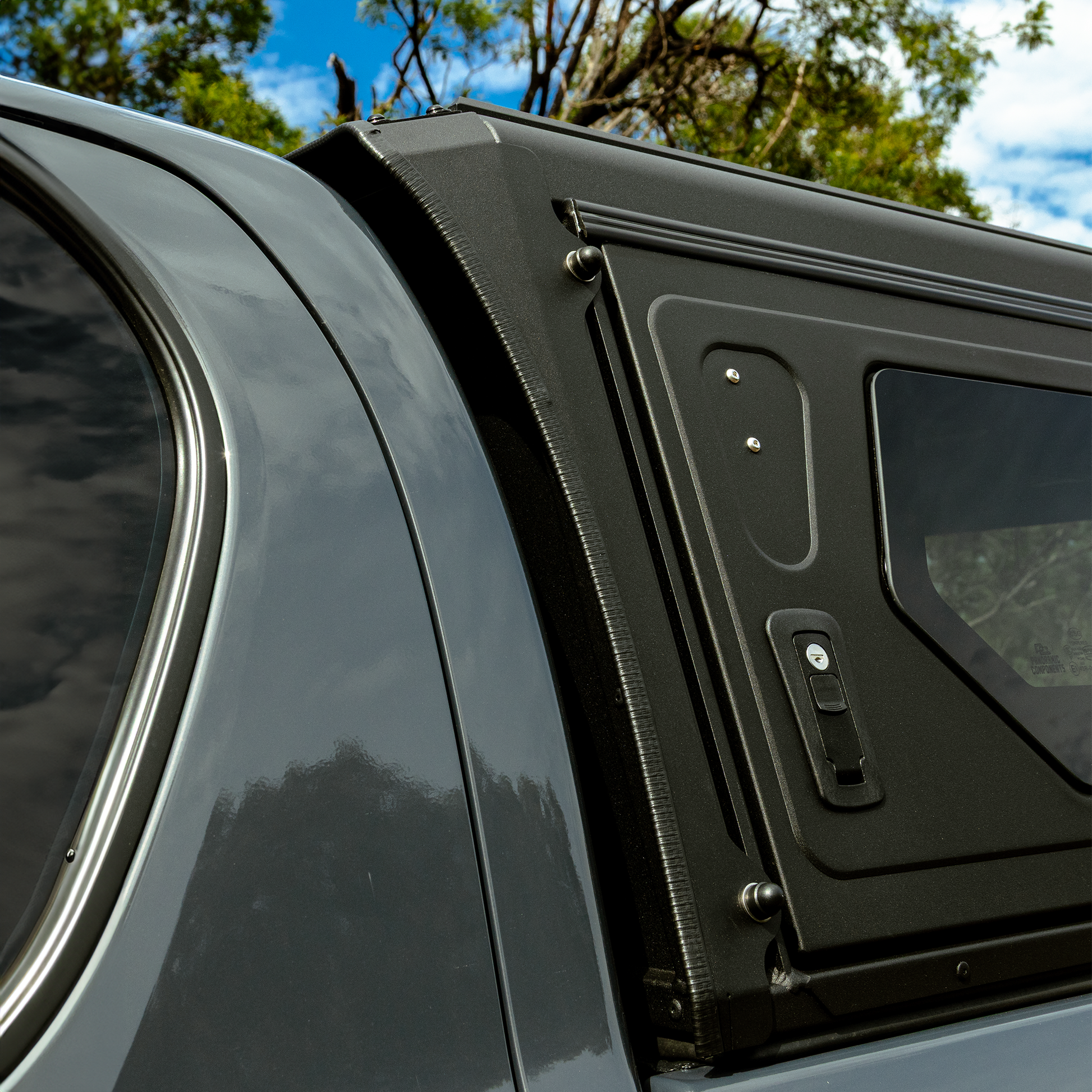 Hilux N90 Aluminum Canopy - AluCab Contour with Windows