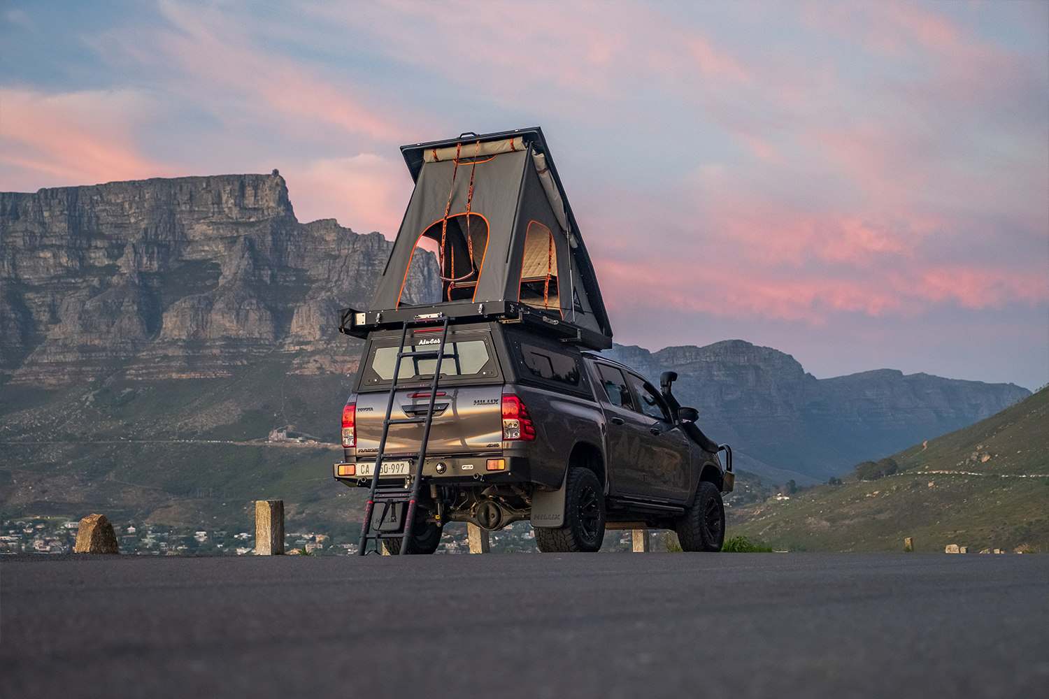 Hilux Canopy & Roof Top Tent 